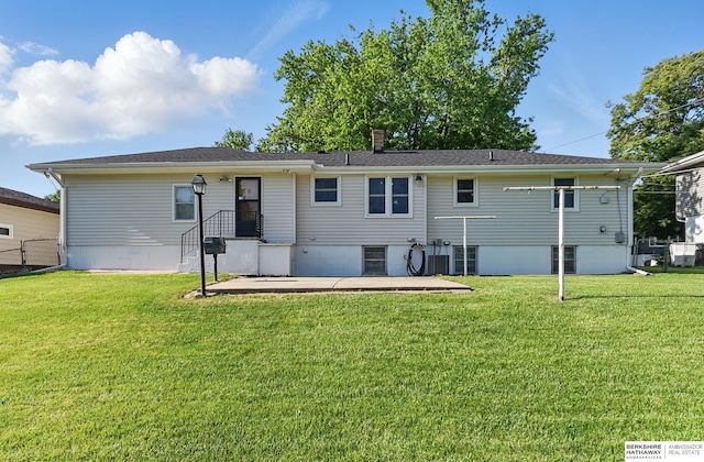 4314 Oak St, Omaha, NE 68105 - rear view of property with a patio