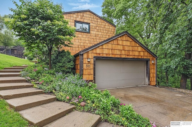 301 Oakridge Ct, Bellevue, NE 68005 - view of detached garage