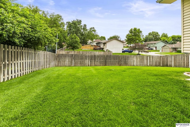 13952 Frederick Cir, Omaha, NE 68138 - view of yard featuring a residential view