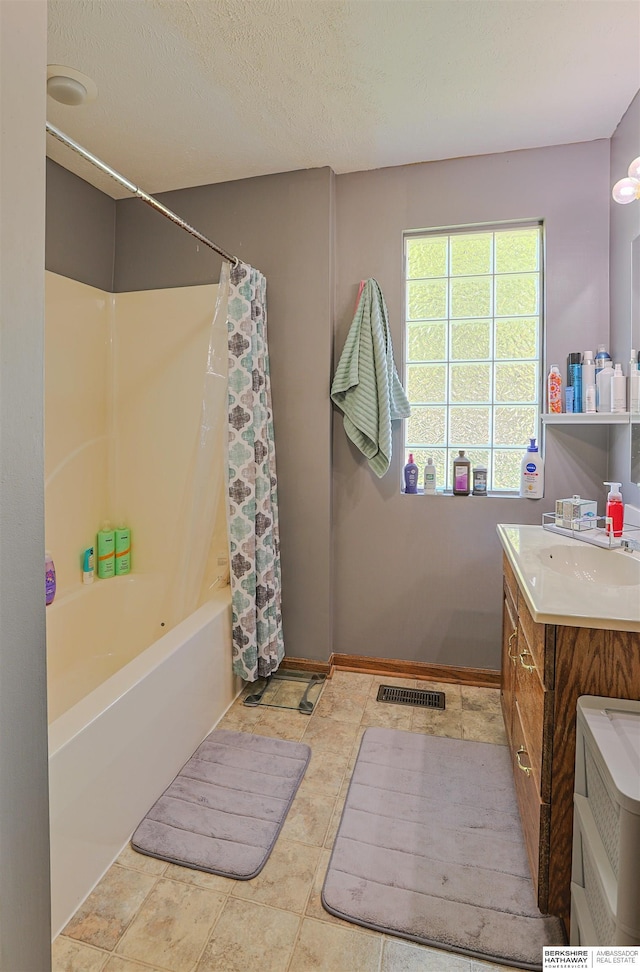 5531 County Road 34, Fort Calhoun, NE 68023 - full bath with shower / bath combo and vanity