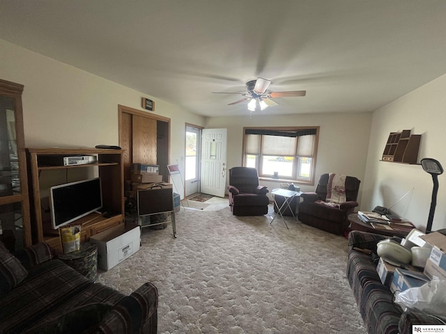 901 E 9th St, Valentine, NE 69201 - carpeted living area featuring ceiling fan