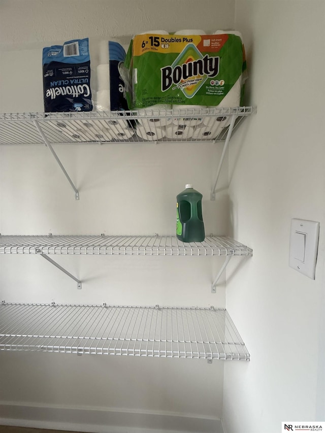 914 S 26th St, Omaha, NE 68105 - view of pantry