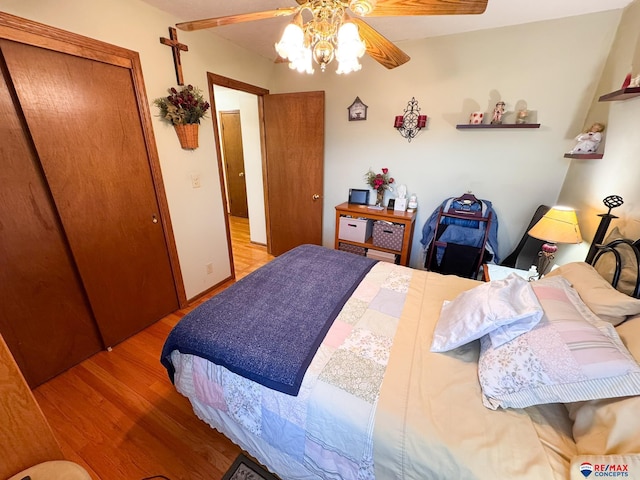 1507 SW 13th St, Lincoln, NE 68522 - bedroom featuring wood finished floors, a closet, and a ceiling fan