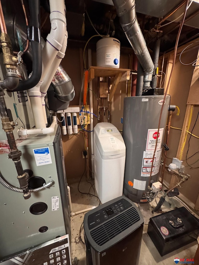 1507 SW 13th St, Lincoln, NE 68522 - utility room featuring gas water heater