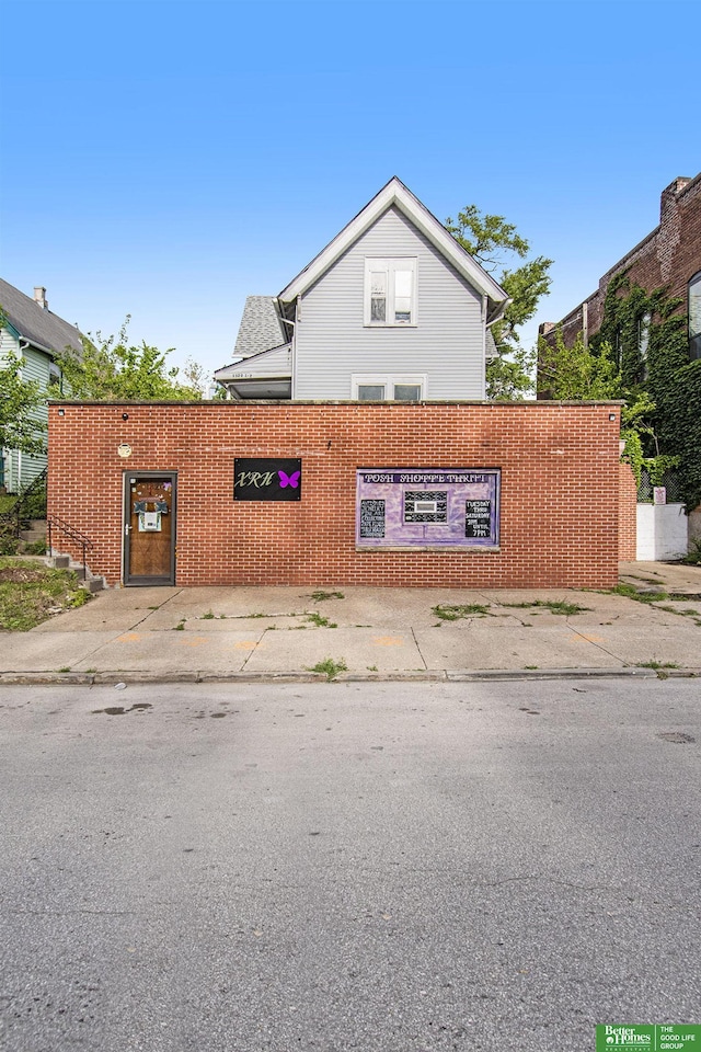 1320 N 40th St, Omaha, NE 68131 - view of building exterior