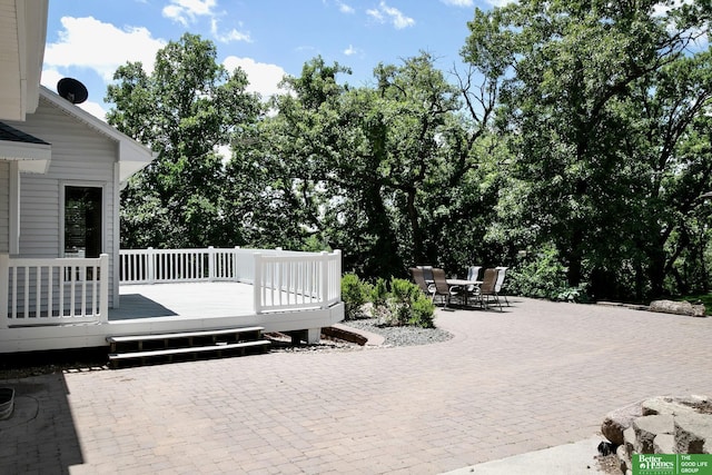 8112 Molokai Dr, Papillion, NE 68046 - view of patio with a wooden deck