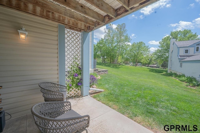 10755 Berry Plz, Omaha, NE 68127 - view of green lawn