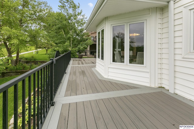910 W Centennial Rd, Papillion, NE 68046 - view of wooden terrace