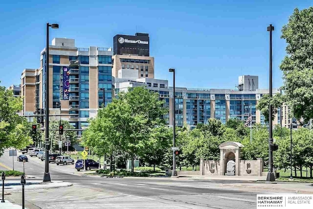 3000 Farnam St Unit 6H, Omaha, NE 68131 - view of property with a view of city