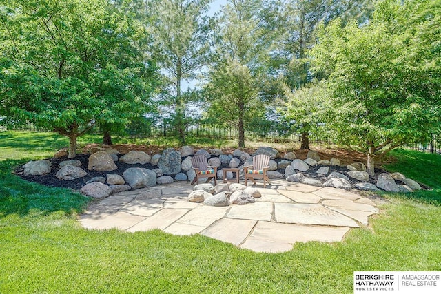 3334 S 188th Ave, Omaha, NE 68130 - view of grassy yard featuring a patio area