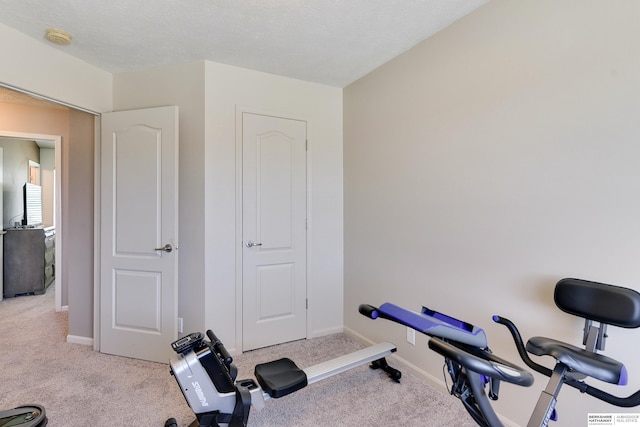 6704 N 149th Ave, Omaha, NE 68116 - workout room with carpet flooring and baseboards