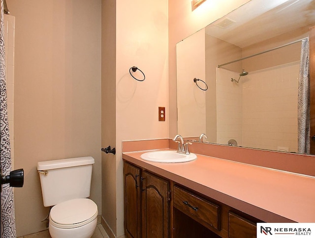 6115 S 115th St, Omaha, NE 68137 - full bathroom featuring vanity, toilet, and curtained shower