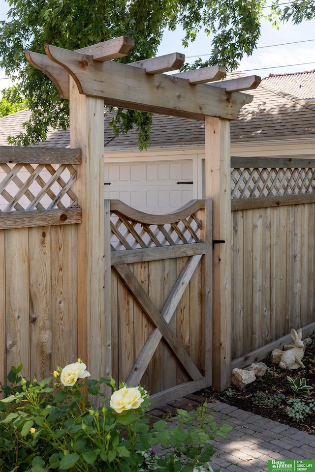 5147 Davenport St, Omaha, NE 68132 - view of gate