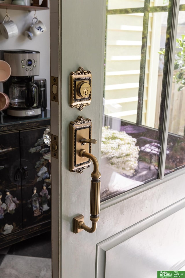 5147 Davenport St, Omaha, NE 68132 - detailed view
