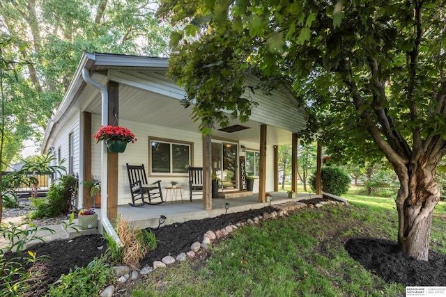 605 2nd St, Waterloo, NE 68069 - back of property with covered porch