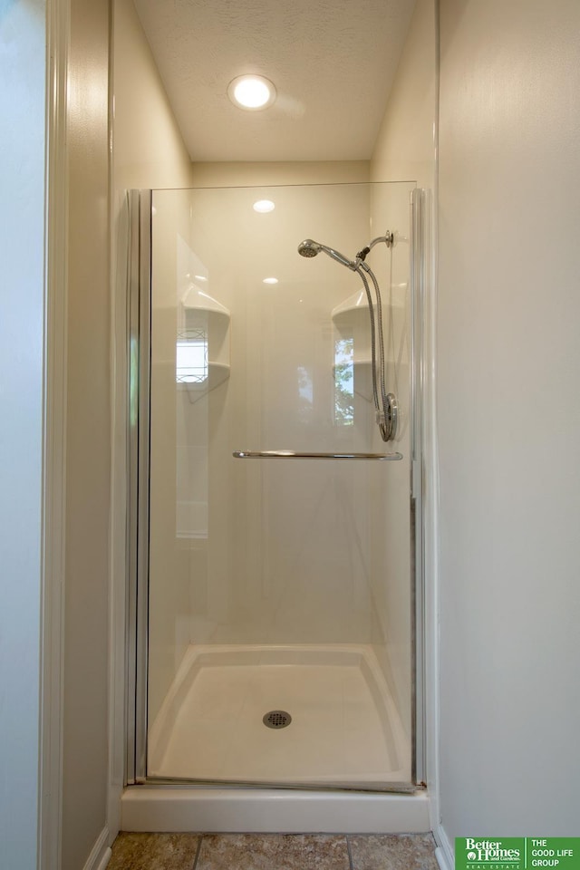 1014 Hickory Hill Rd, Papillion, NE 68046 - full bath with a stall shower