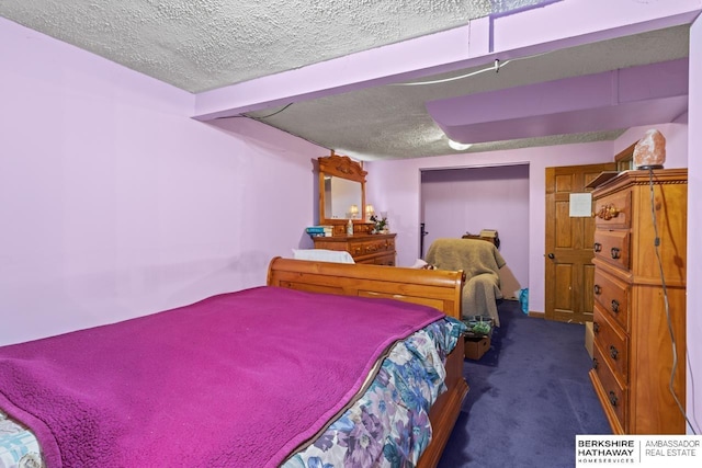 5101 Maple St, Omaha, NE 68104 - bedroom featuring carpet and a textured ceiling