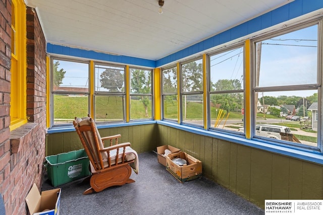5101 Maple St, Omaha, NE 68104 - view of sunroom / solarium