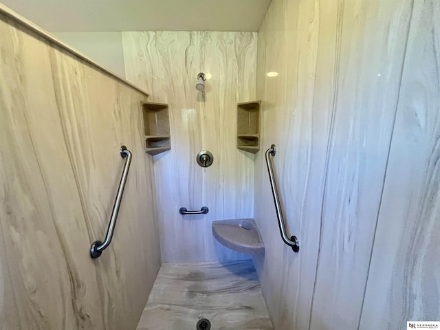 606 E 7th St, Valentine, NE 69201 - full bathroom with a shower