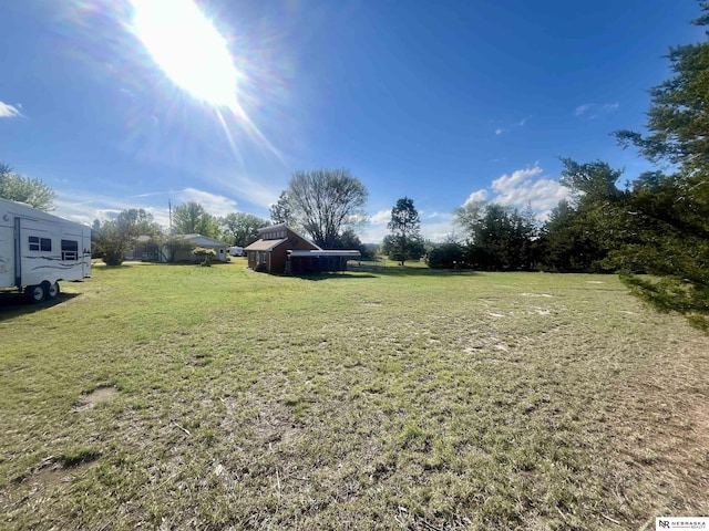 606 E 7th St, Valentine, NE 69201 - view of green lawn