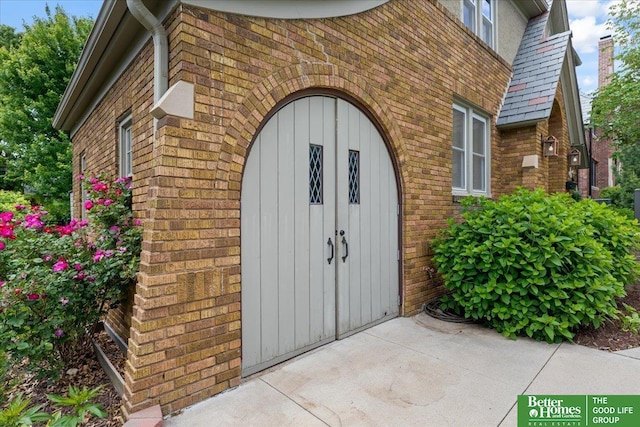 2028 N 55th St, Omaha, NE 68104 - entrance to property featuring brick siding
