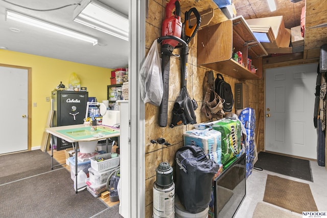 S-1196 N Lake Shore Dr, Fremont, NE 68025 - view of garage