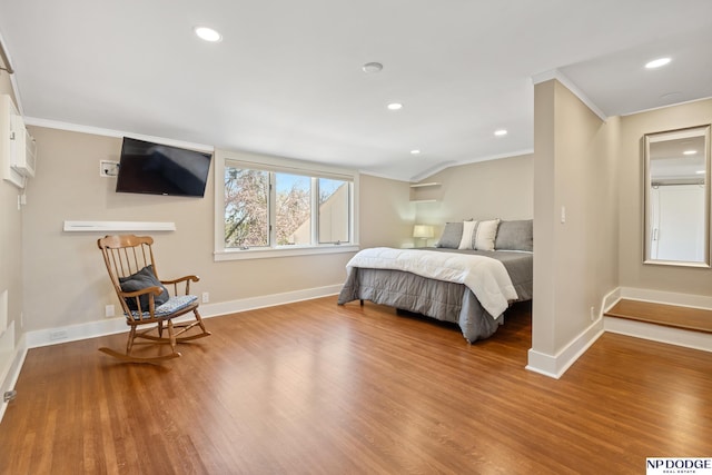 423 Fairacres Rd, Omaha, NE 68132 - bedroom featuring crown molding, wood finished floors, baseboards, and recessed lighting