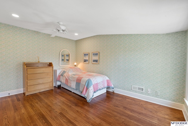 423 Fairacres Rd, Omaha, NE 68132 - bedroom with wood finished floors, lofted ceiling, ceiling fan, recessed lighting, and baseboards
