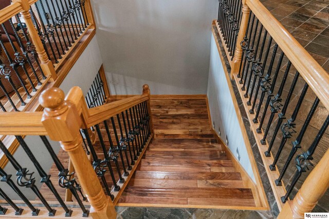 10955 N 58th Plz, Omaha, NE 68152 - view of stairway