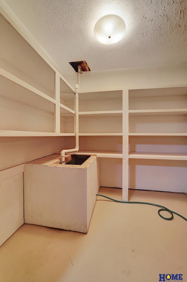 4801 S 72nd St, Lincoln, NE 68516 - view of pantry
