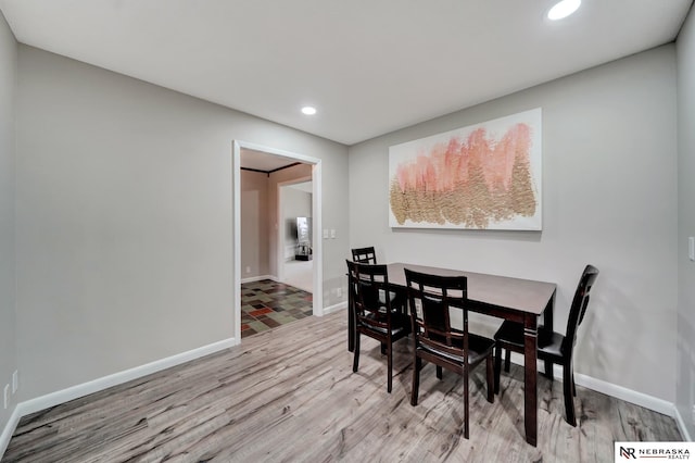 6844 Laurent Cir, Lincoln, NE 68526 - dining area with wood finished floors, recessed lighting, and baseboards