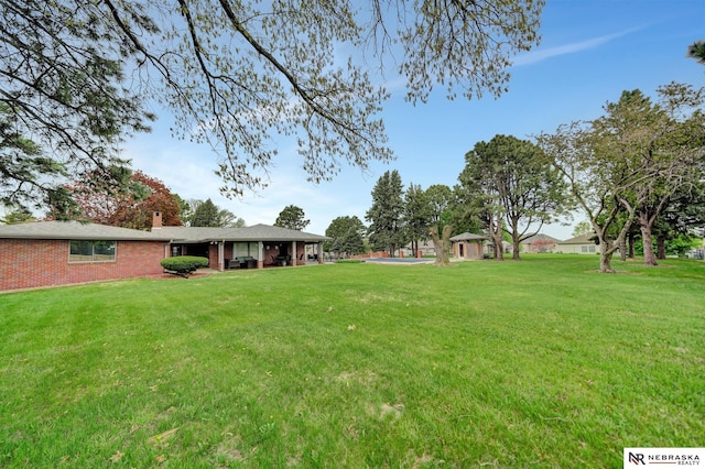 6844 Laurent Cir, Lincoln, NE 68526 - view of grassy yard