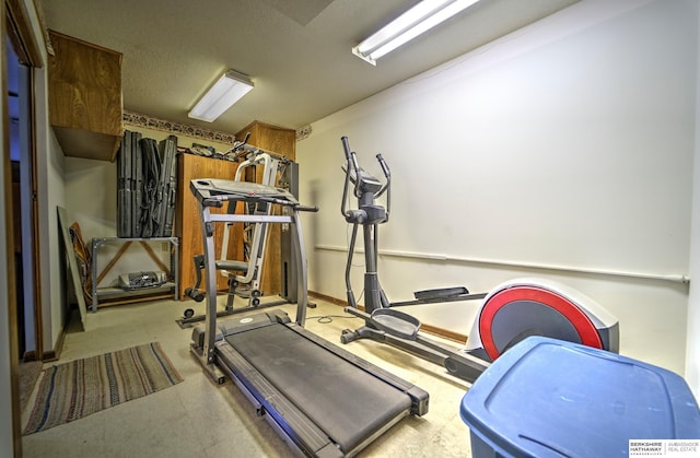 1915 S 131st Ave, Omaha, NE 68144 - exercise area with baseboards