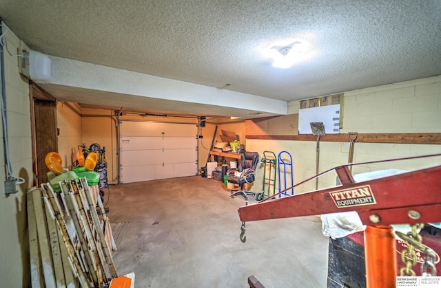 1915 S 131st Ave, Omaha, NE 68144 - garage with concrete block wall