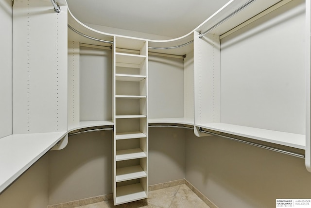 2564 County Road 12, Fremont, NE 68025 - view of walk in closet