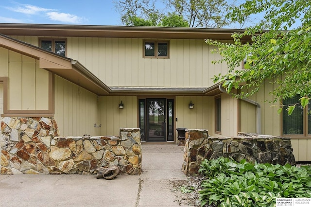 2564 County Road 12, Fremont, NE 68025 - view of exterior entry with stone siding