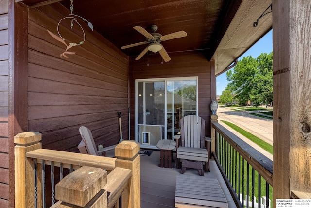 18855 Mason Plz, Omaha, NE 68022 - wooden deck featuring a ceiling fan