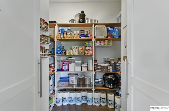 20956 Pine Cir, Elkhorn, NE 68022 - view of pantry