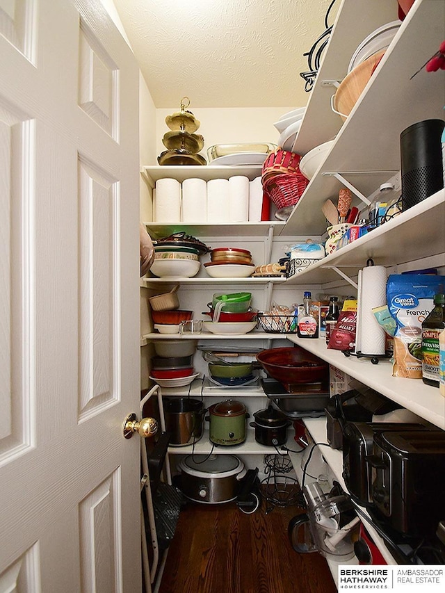 5103 N 140th St, Omaha, NE 68164 - view of pantry