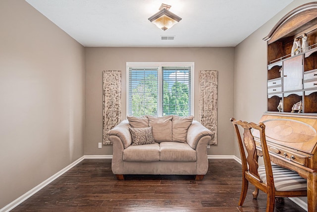 2221 S 181st Cir, Omaha, NE 68130 - living area featuring wood finished floors