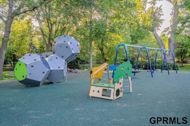 15931 Yates St, Omaha, NE 68116 - view of community playground
