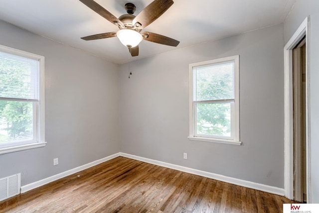 4714 Parker St, Omaha, NE 68104 - unfurnished room featuring healthy amount of natural light and baseboards