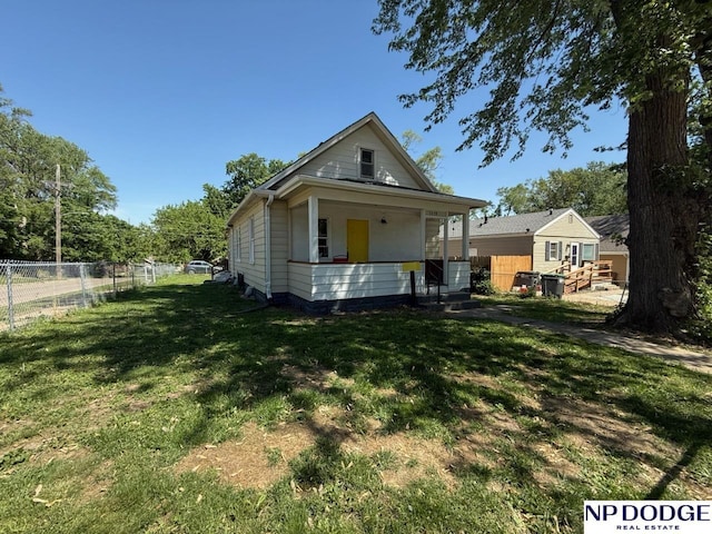 3359 N 41st St, Omaha, NE 68111 - view of front facade featuring covered porch