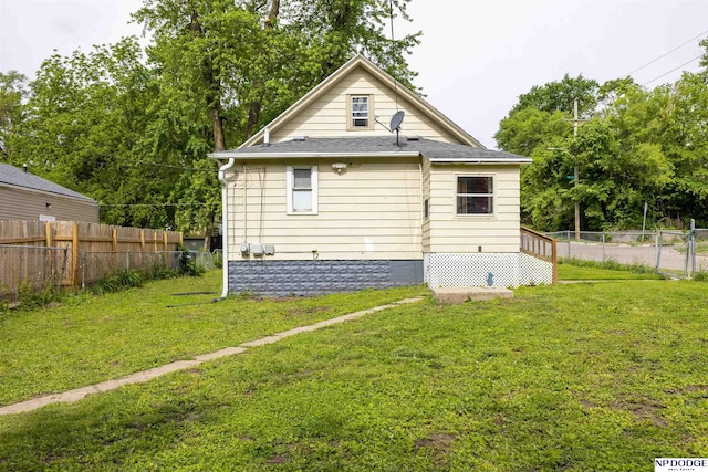 3359 N 41st St, Omaha, NE 68111 - rear view of property with a shingled roof