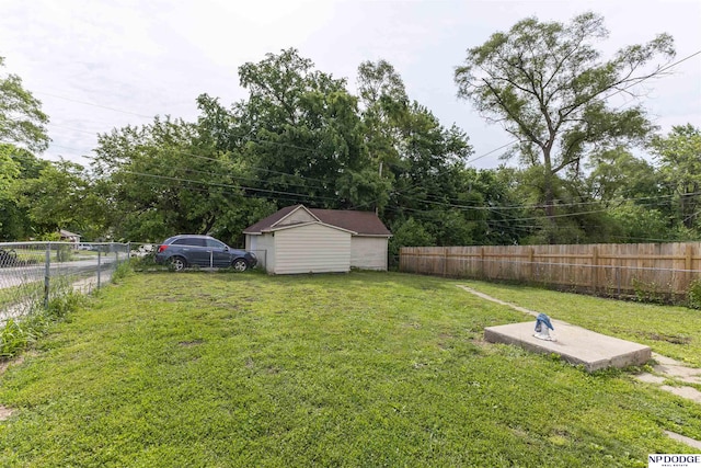 3359 N 41st St, Omaha, NE 68111 - view of yard