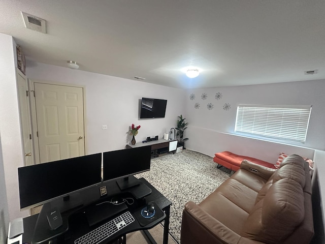 7014 N 89th St, Omaha, NE 68122 - living area with a desk