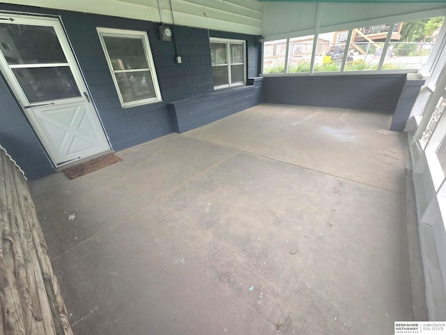 713 Janes View St, Papillion, NE 68046 - view of unfurnished sunroom