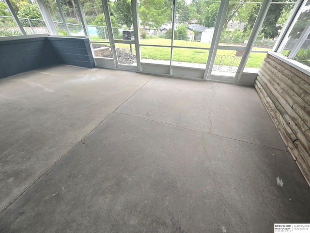 713 Janes View St, Papillion, NE 68046 - unfurnished sunroom with plenty of natural light