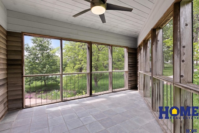 4144 S 88th St, Lincoln, NE 68520 - unfurnished sunroom featuring a ceiling fan and plenty of natural light