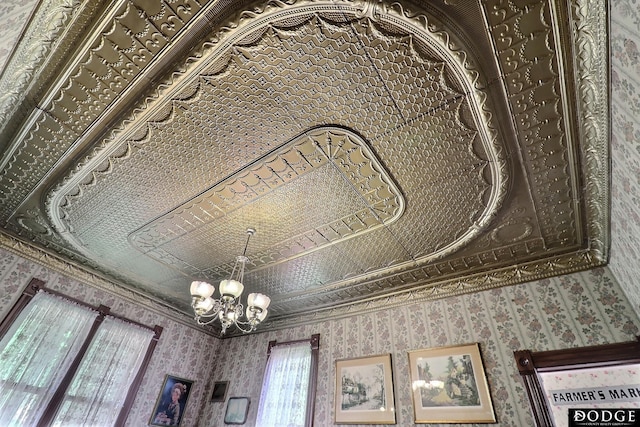 450 W 6th St, Fremont, NE 68025 - detailed view of a chandelier and wallpapered walls